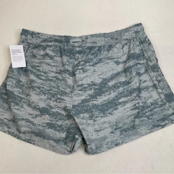 Athleta Farallon Shorts Fog Camo Coast Size 3X - Picture 3 of 10